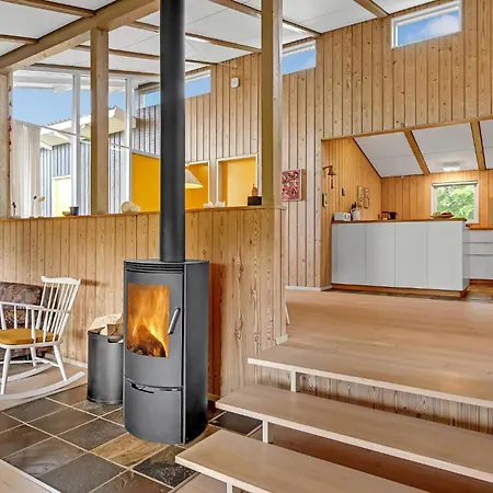 Holiday home Cozy In With Kitchen Allingabro